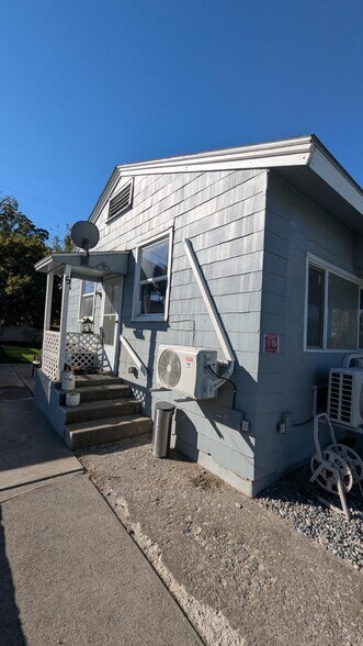 More Photos Of 204 SE 12th St, College Place Apartments For Sale