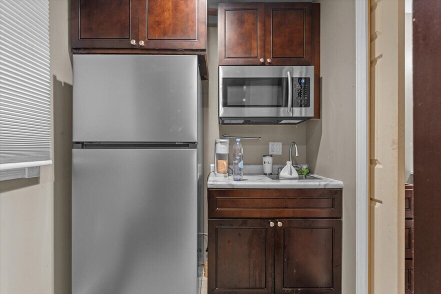 More Photos Of 59230 Havenridge Rd, New Haven Manufacturing For Sale