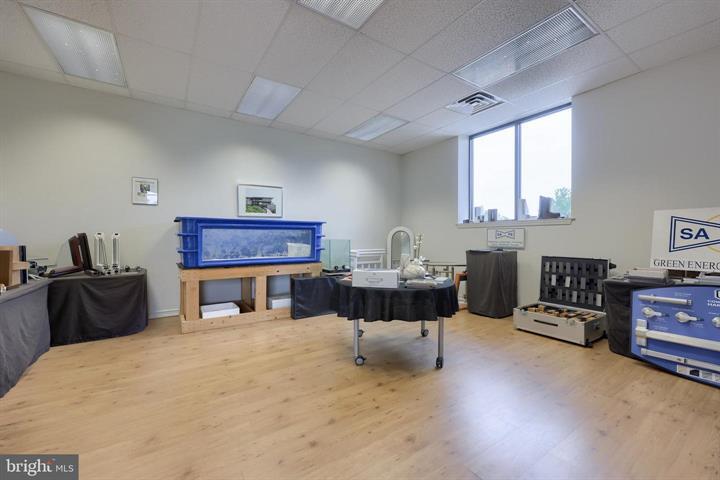 More Photos Of 206 W Kendig Rd, Willow Street Warehouse For Sale