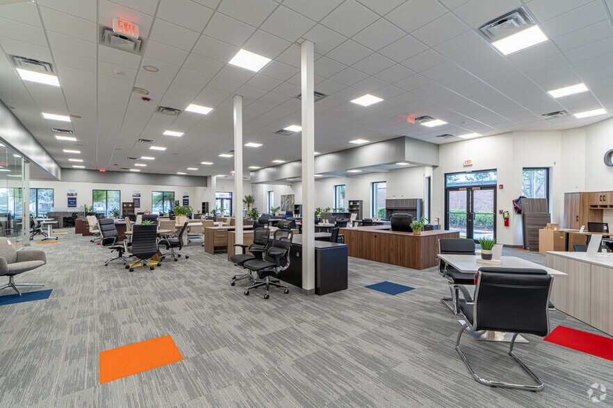 More Photos Of 2055 Palm Beach Lakes Blvd, West Palm Beach Storefront For Lease