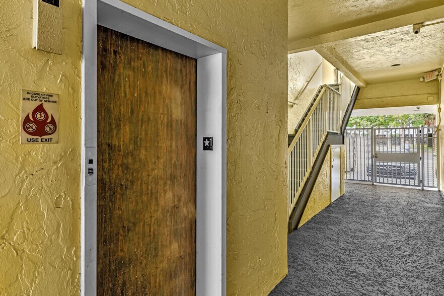 More Photos Of 5130 N Federal Hwy, Fort Lauderdale Storefront Retail Office For Lease