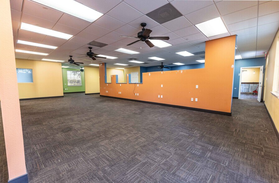More Photos Of 3400 Southern Trce, The Villages Office For Sale