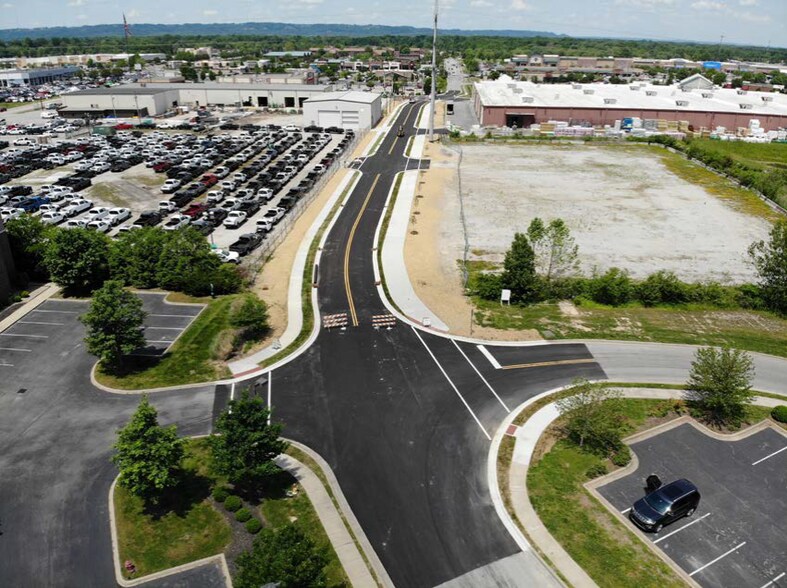 Primary Photo Of 1630 Broadway St, Clarksville Warehouse For Sale