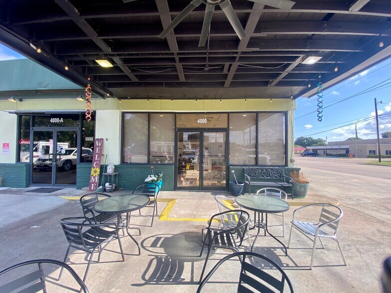 More Photos Of 6199 39th St, Groves Office For Sale