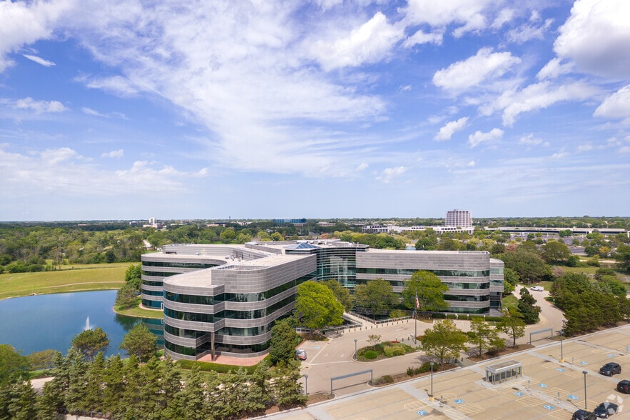 More Photos Of 3100 Sanders Rd, Northbrook Office For Lease
