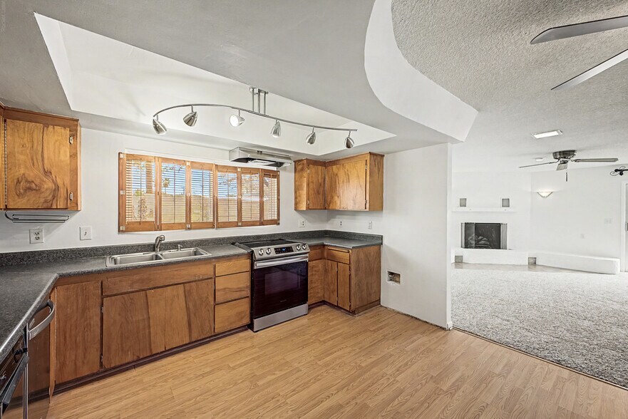 More Photos Of 8038 E Almeria Rd, Scottsdale Office For Sale
