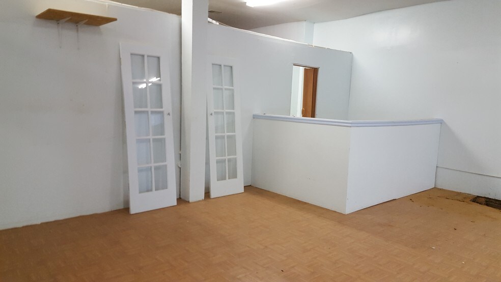 More Photos Of 628-630 Grove St, Irvington General Retail For Sale