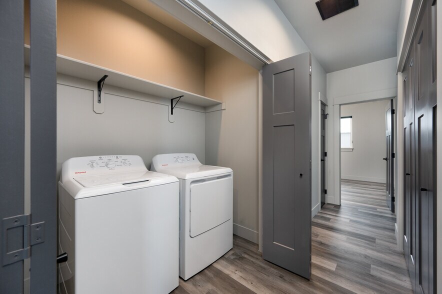 More Photos Of 203 Fletching Way, Belgrade Flex For Sale