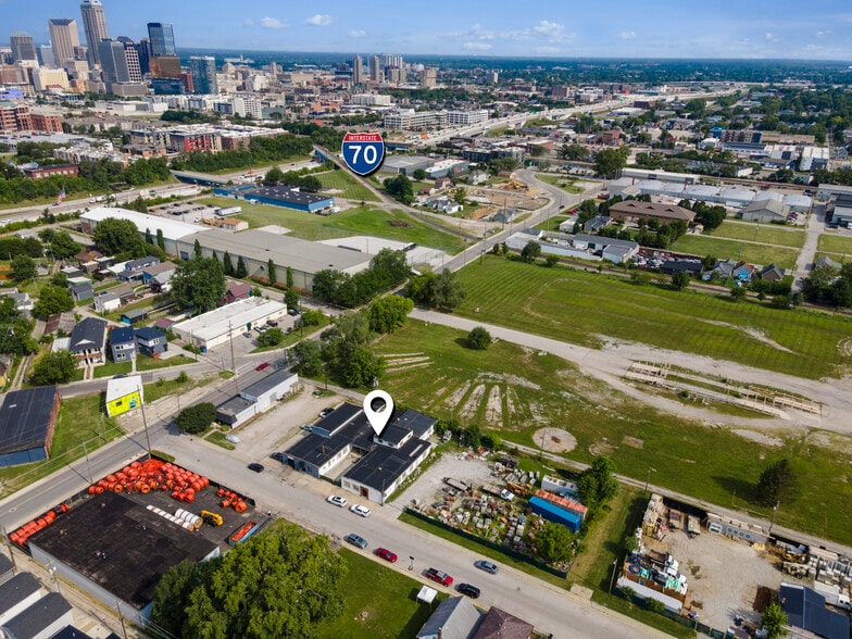 More Photos Of 1122 Deloss St, Indianapolis Warehouse For Sale