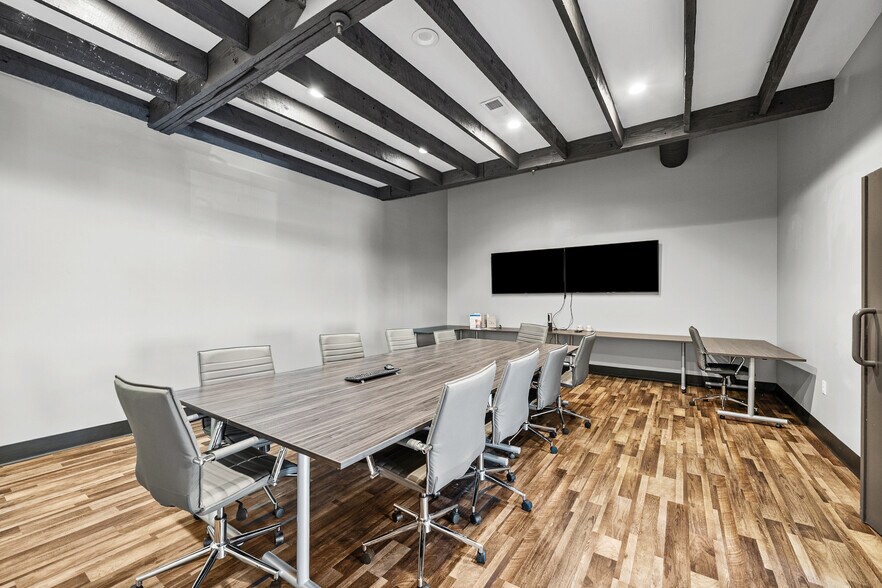 More Photos Of 105 E North St, Greenville Office For Lease
