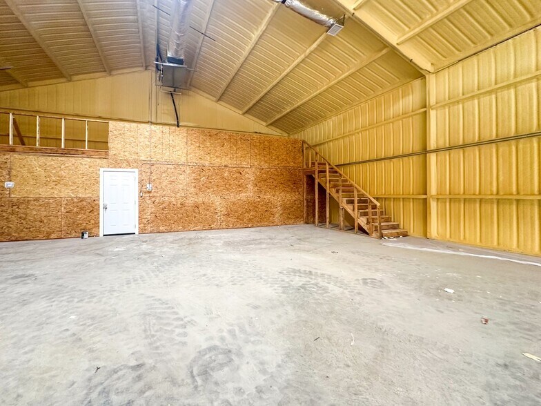 More Photos Of 1642 Texas Longhorn Trl, Gunter Unknown For Lease