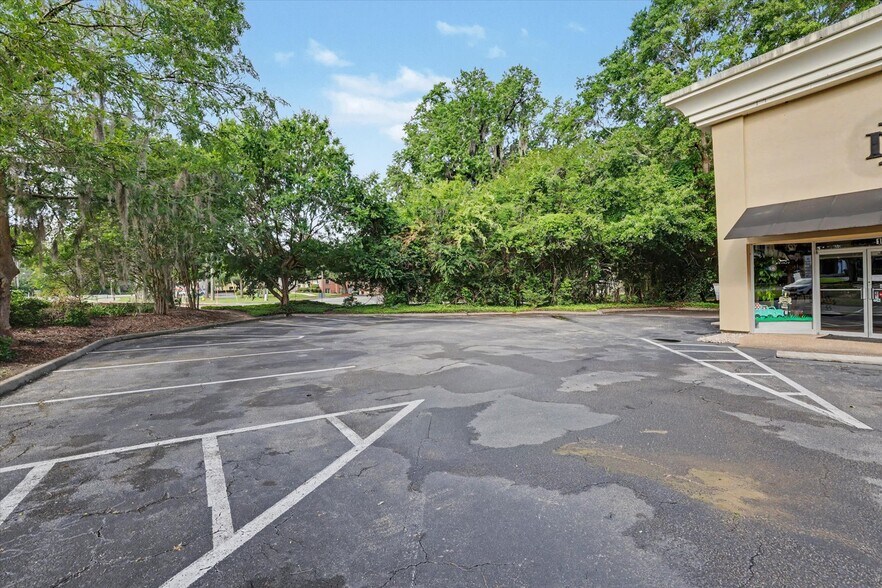 More Photos Of 2030 Thomasville Rd, Tallahassee Unknown For Lease