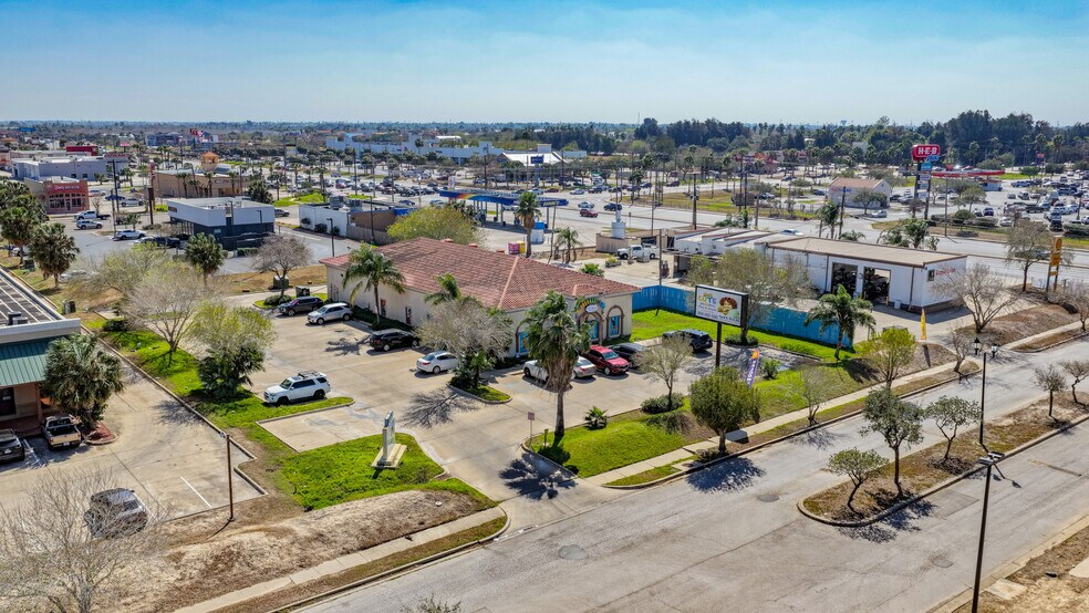 More Photos Of 18 Paseo Plaza Boulevard, Brownsville Medical For Lease