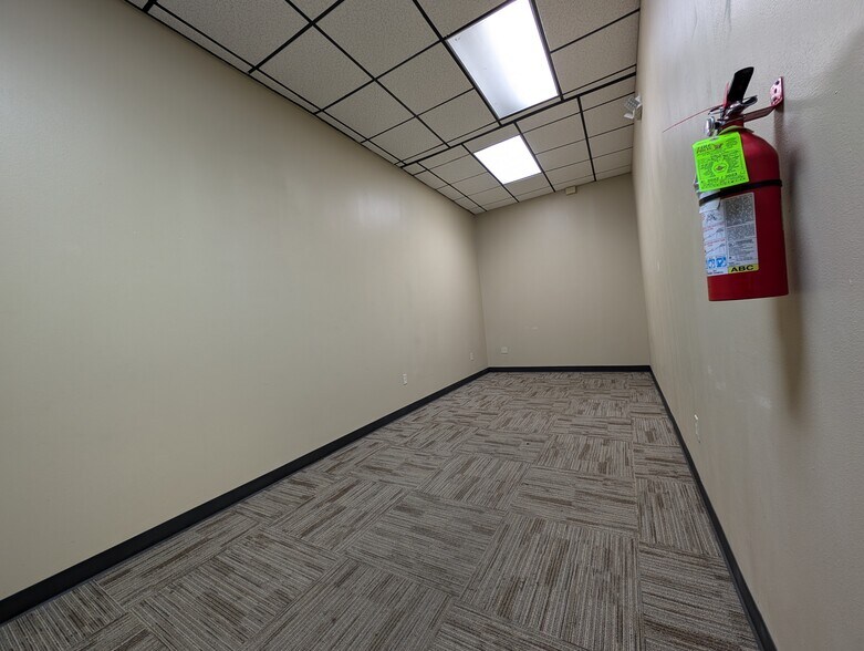 More Photos Of 1315-1321 NW Sheridan Rd, Lawton Office For Lease
