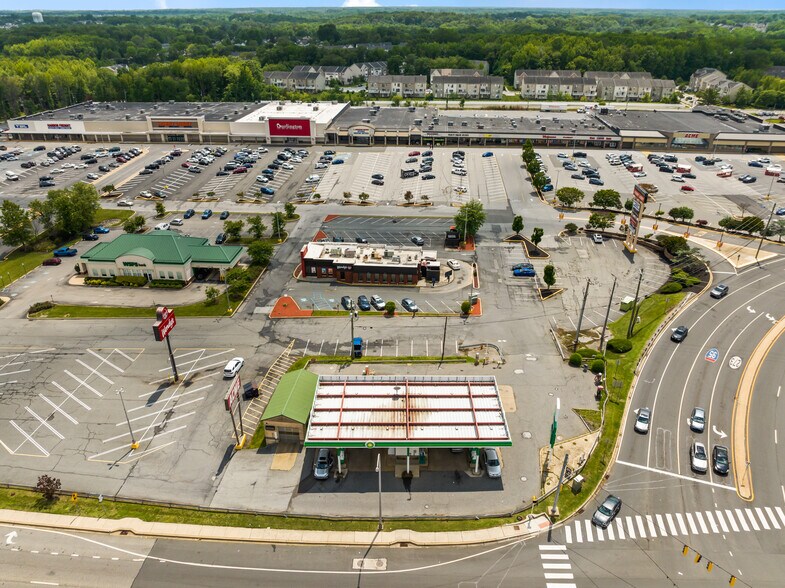 More Photos Of 91-290 University Plz, Newark Unknown For Lease