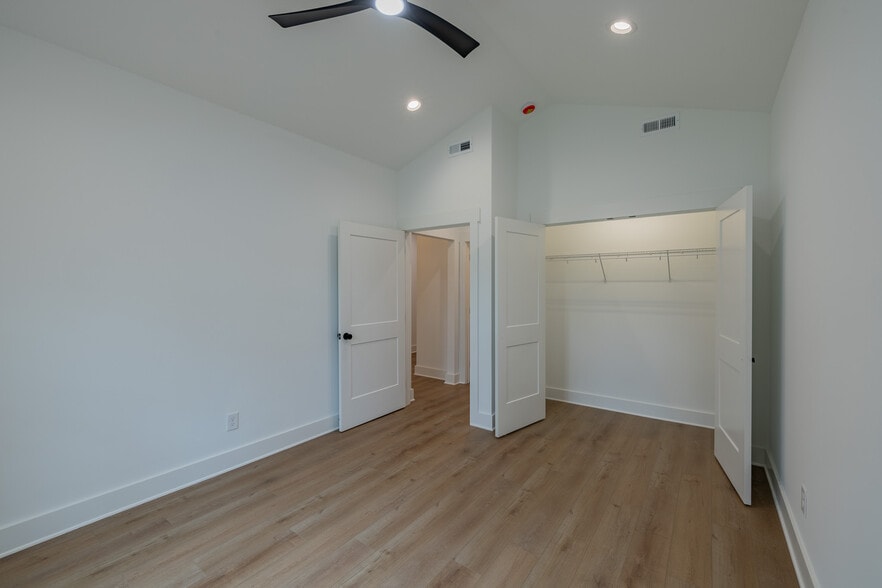 More Photos Of 1519-1521 Carroll Creek Rd, Johnson City Apartments For Sale