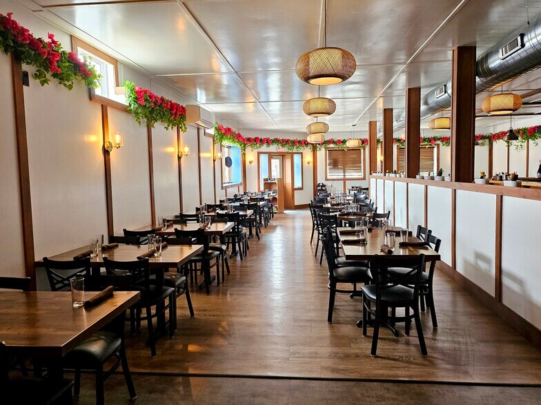 More Photos Of 10 McGillis Ave, Lake George Restaurant For Sale