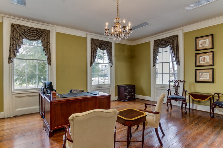 More Photos Of 2606 8th St, Tuscaloosa Office For Sale