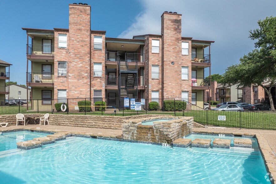 More Photos Of 1600 LaSalle Dr, Sherman Apartments For Sale