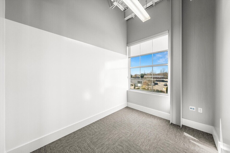 More Photos Of 2099 Thunderhead Rd, Knoxville Loft Creative Space For Sale