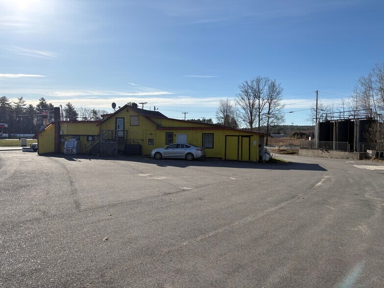 Primary Photo Of 2 Pigeon Hill Rd, Mechanic Falls Convenience Store For Sale