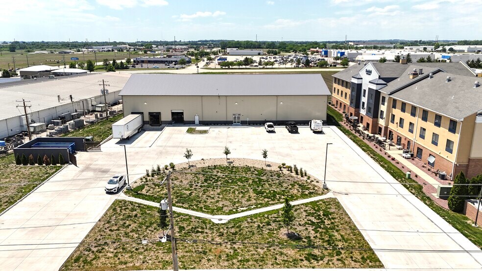 Primary Photo Of 1008 Wylie Dr, Bloomington Industrial For Sale