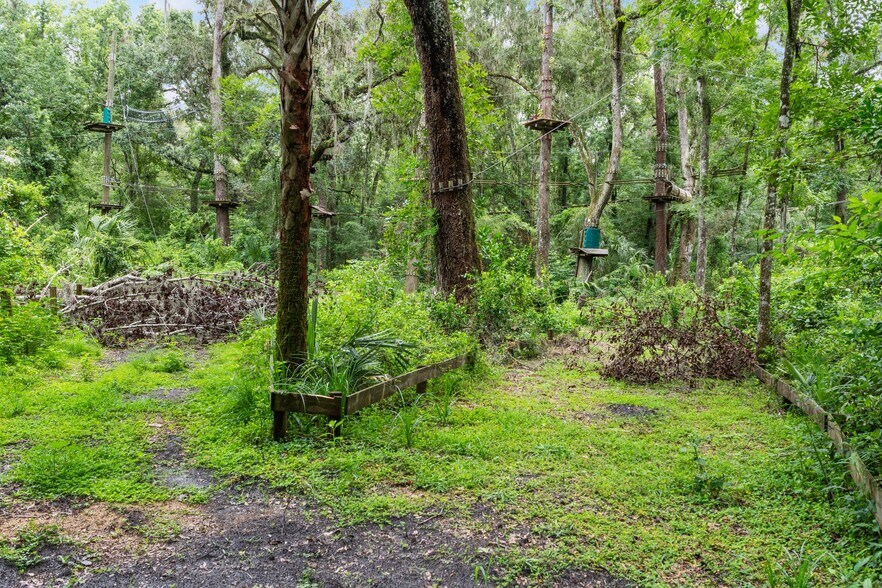 More Photos Of 6440 Cedar Ln, Brooksville Sports And Entertainment For Sale