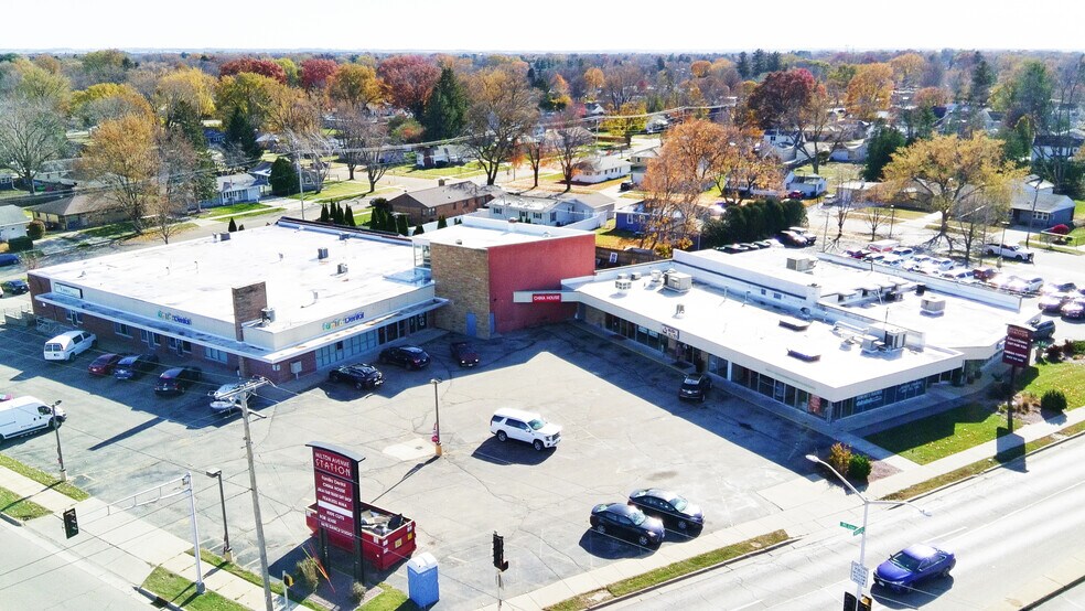 More Photos Of 1260-1266 Milton Ave, Janesville Storefront Retail Office For Lease