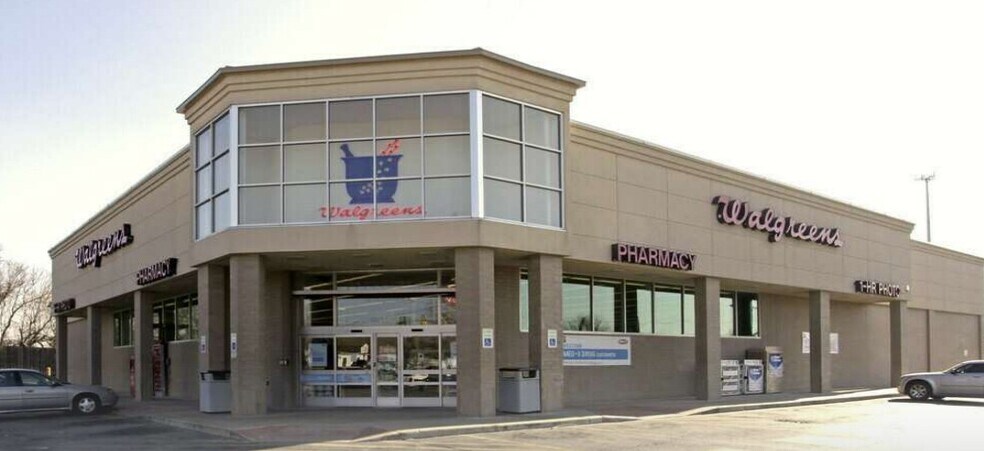 Primary Photo Of 4561 N Peoria Ave, Tulsa Drugstore For Lease