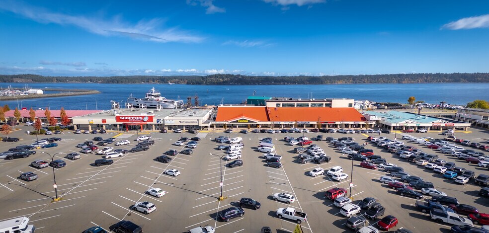 More Photos Of 1100-1111 Shoppers Row, Campbell River General Retail For Sale