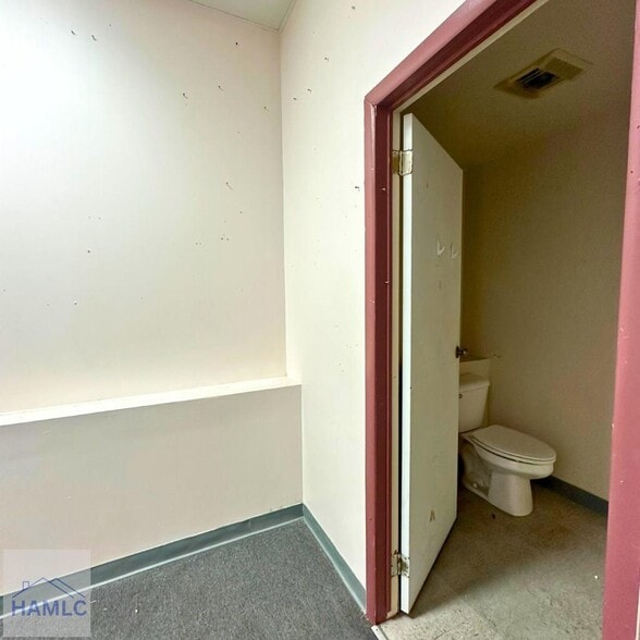 More Photos Of 103 E General Screven Way, Hinesville Unknown For Lease