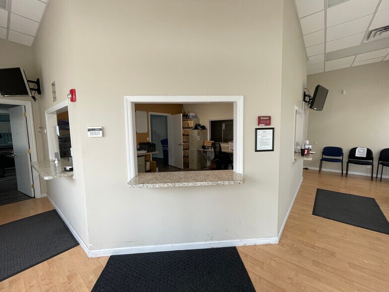 More Photos Of 806 E Main St, Riverhead Medical For Lease