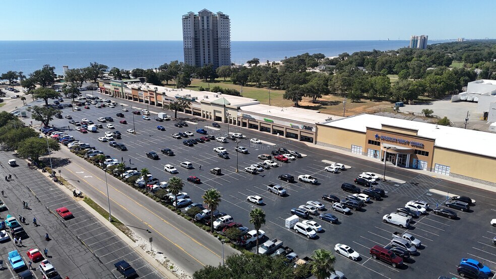More Photos Of 2650 Beach Blvd, Biloxi Storefront For Sale
