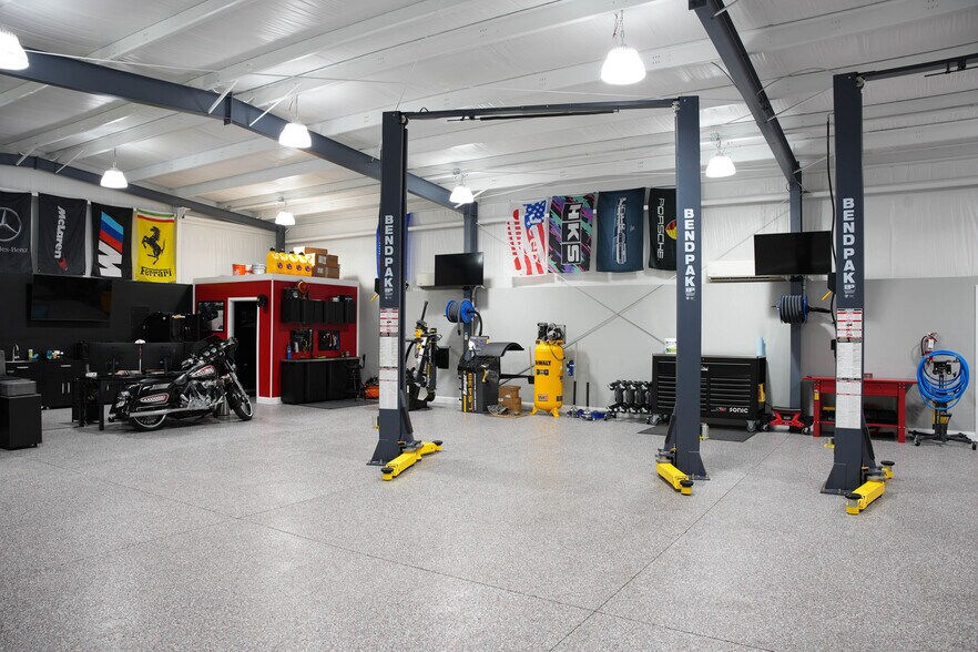 More Photos Of 2319 Guava Dr, Edgewater Warehouse For Sale