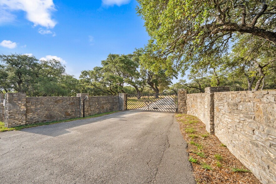 More Photos Of 443 Ammann Rd, Fair Oaks Ranch Land For Sale