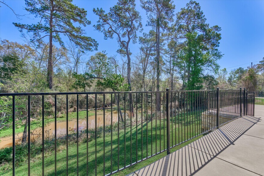 More Photos Of 1902 Longmire Road, Conroe Medical For Lease