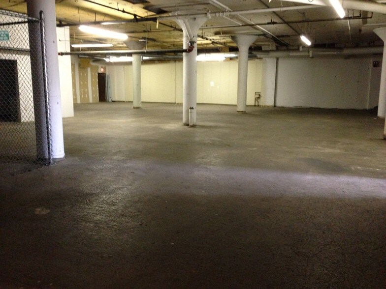 More Photos Of 4 Van Auker St, Rochester Flex For Sale