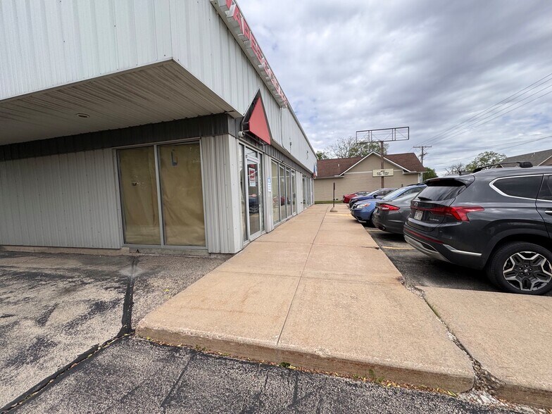 More Photos Of 1312 Hamilton St, Stoughton Freestanding For Lease