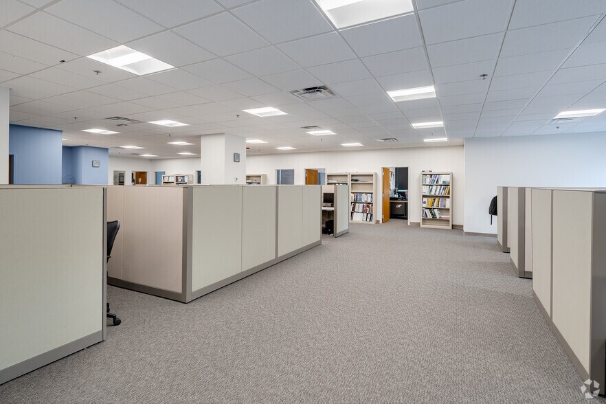 More Photos Of 650 Naamans Rd, Claymont Office For Sale