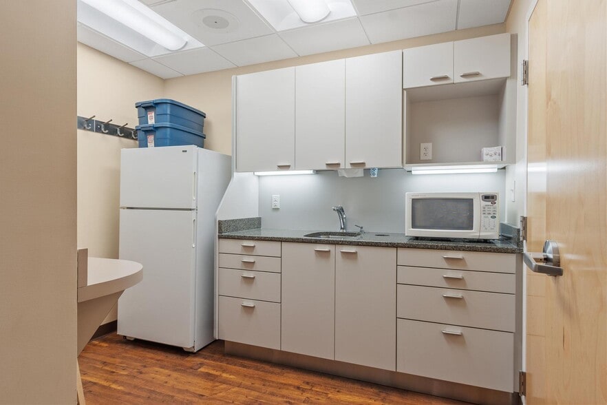 More Photos Of 200 Lincoln St, Worcester Medical For Sale