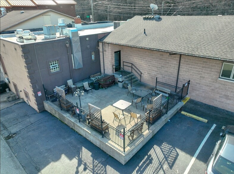More Photos Of 1562 Island Ave, McKees Rocks Restaurant For Sale