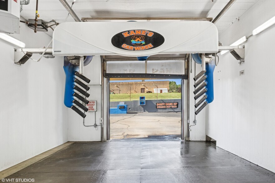More Photos Of 731 Midwest Ct, Freeport Carwash For Sale