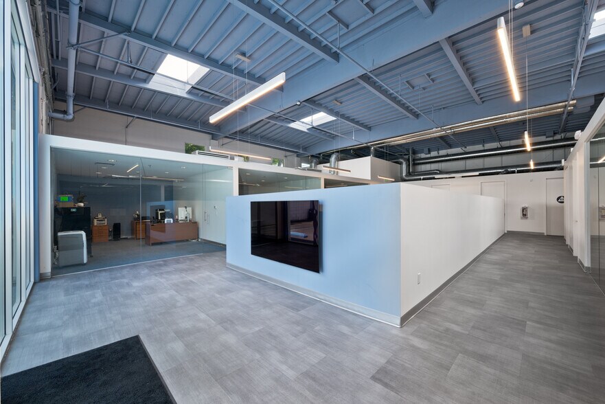 More Photos Of 1762 14th St, Santa Monica Office For Sale
