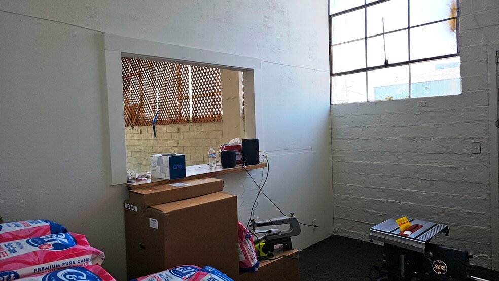 More Photos Of 4609 S 6th St, Klamath Falls Storefront For Sale