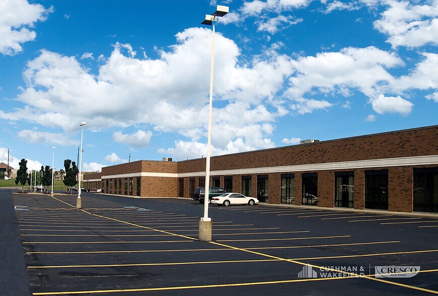 More Photos Of 6573 Cochran Rd, Solon Light Manufacturing For Lease