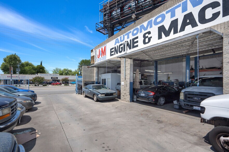 More Photos Of 8332 Tampa Ave, Northridge Auto Repair For Sale