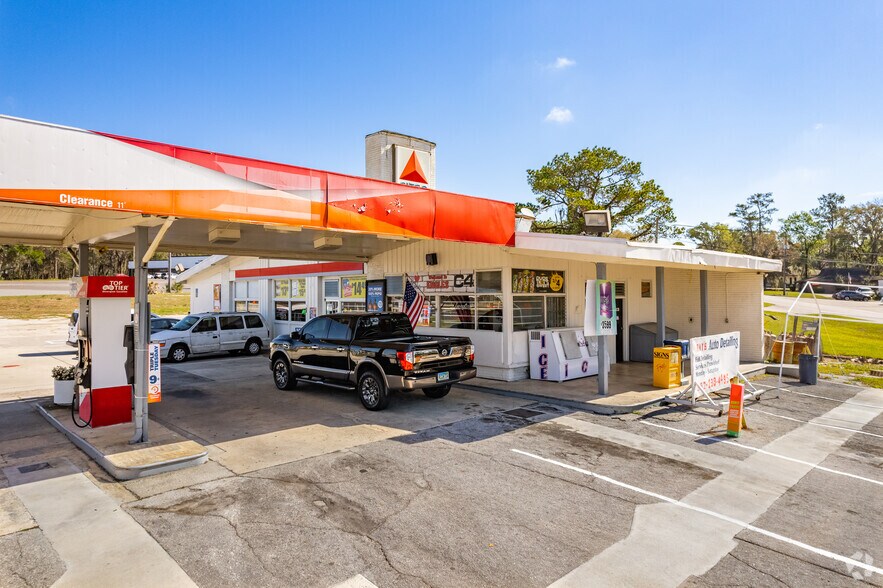 More Photos Of 709 S Broad St, Brooksville Service Station For Sale