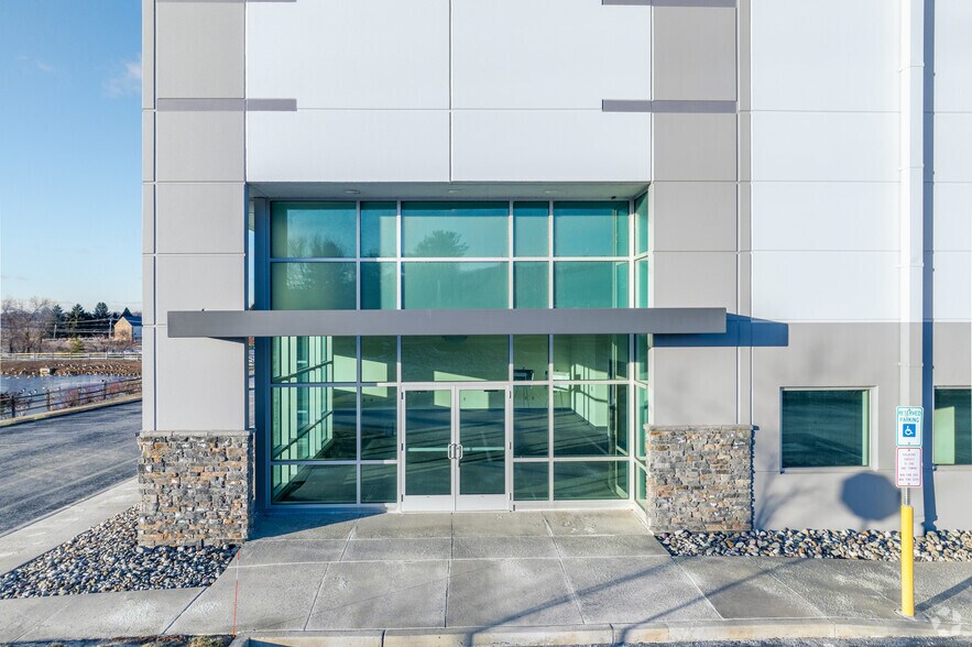 More Photos Of 3100 Alburtis Rd, Macungie Warehouse For Lease