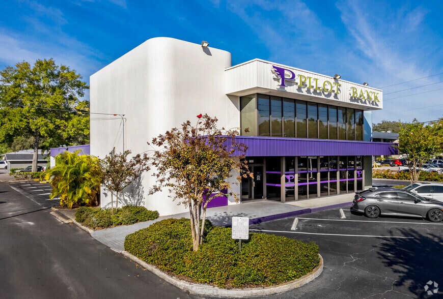 More Photos Of 2180 4th St N, Saint Petersburg Bank For Sale