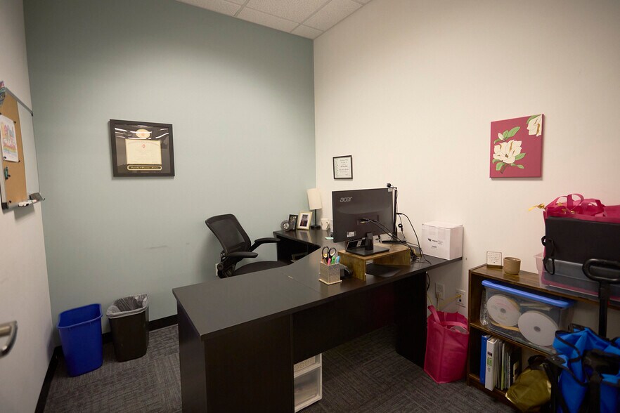 More Photos Of 4433 Genesee St, Cheektowaga Office For Lease